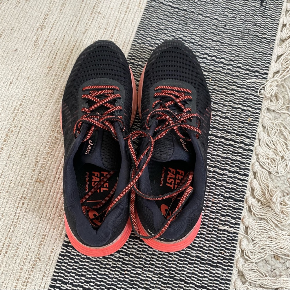 Running shoes - Picture 2 of 4